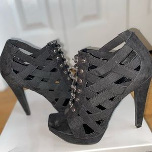 Jessica Simpson JS-Satino heels in black